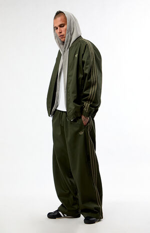 Green Adicolor SST Cotton Twill Baggy Track Pants image number 1
