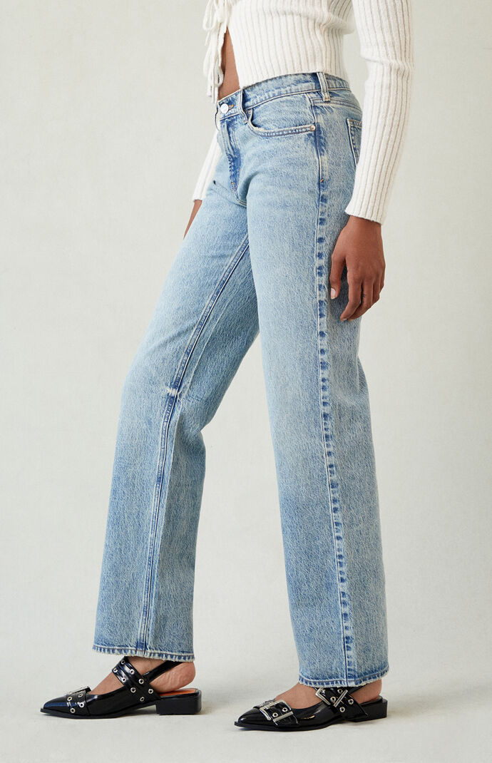 light 90s boyfriend jeans