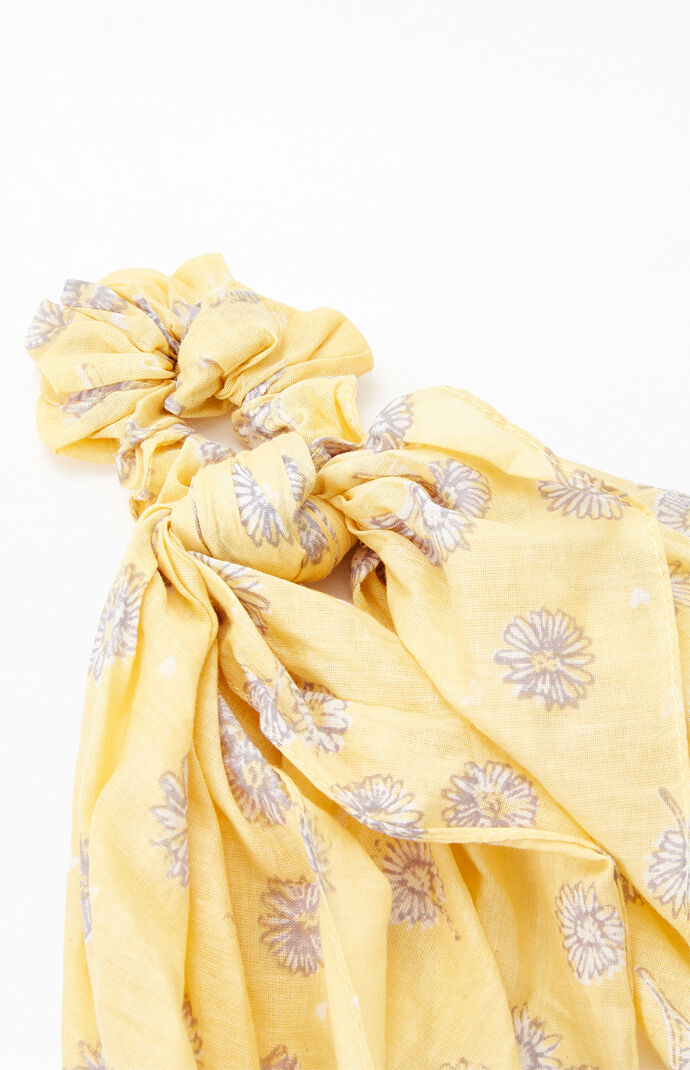 Peach Daisy Flowy Scrunchie