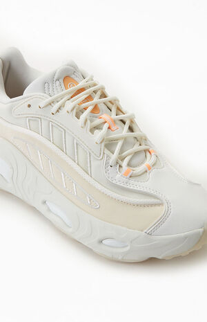 Women's Cream Oznova Sneakers image number 6