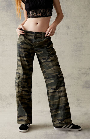 Camouflage Lightweight Low Rise '90s Cargo Pants image number 1