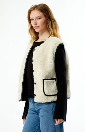 Sherpa Reversible Vest image number 3