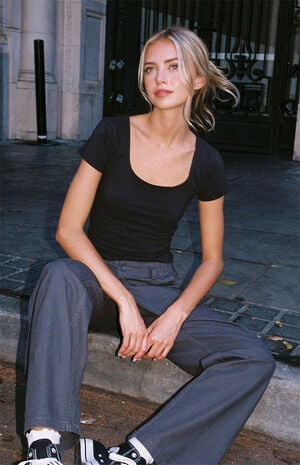 Black Basic Scoop T-Shirt image number 1