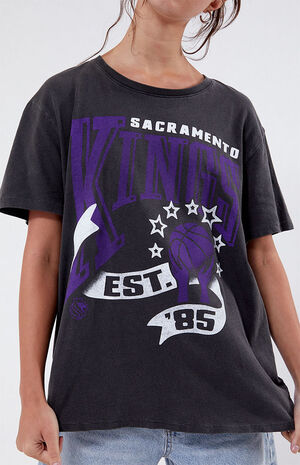 Sacramento Kings Banner Vintage T-Shirt image number 2