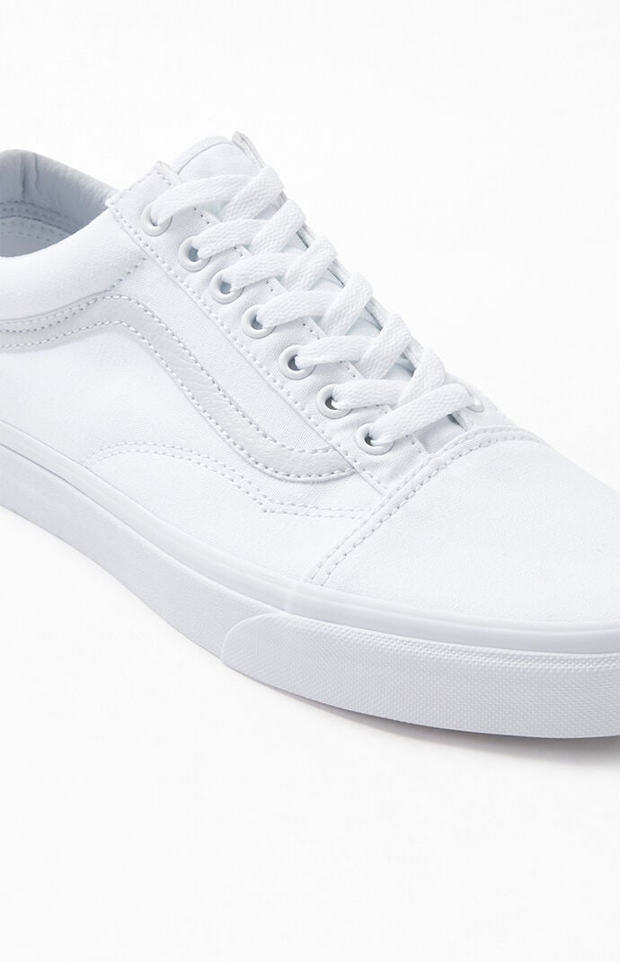 vans tennis shoes white