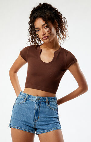 Sculpting Notched T-Shirt image number 2