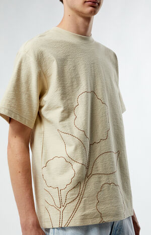 Cream Stitches Texture T-shirt image number 2