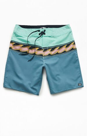 Eco Momentum Pro Performance 19" Boardshorts image number 1