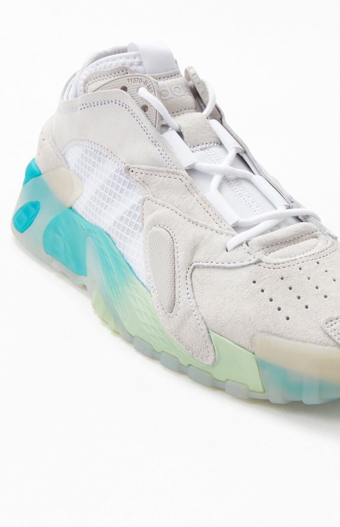 White & green streetball shoes top
