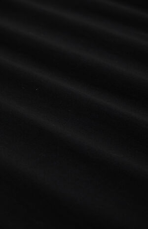 Black Crew Neck T-Shirt image number 7