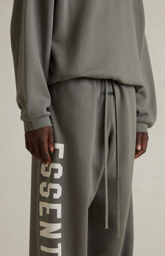 Fear of God ESSENTIALS Moss Lounge Fleece Baggy Sweatpants | Pacsun