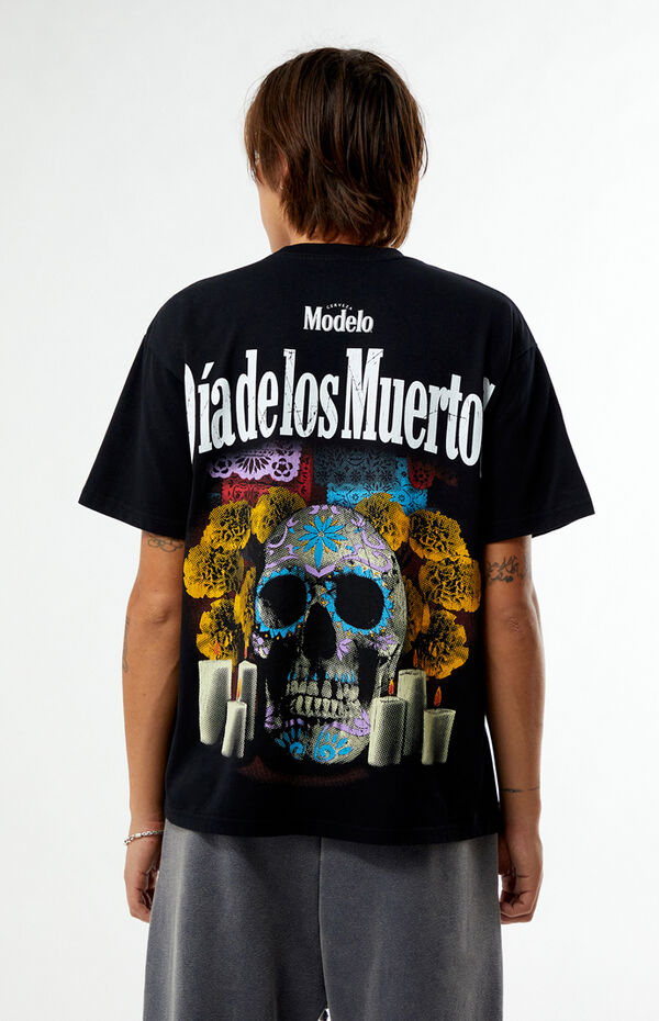 Modelo Altar Dia De Los Muertos T-Shirt