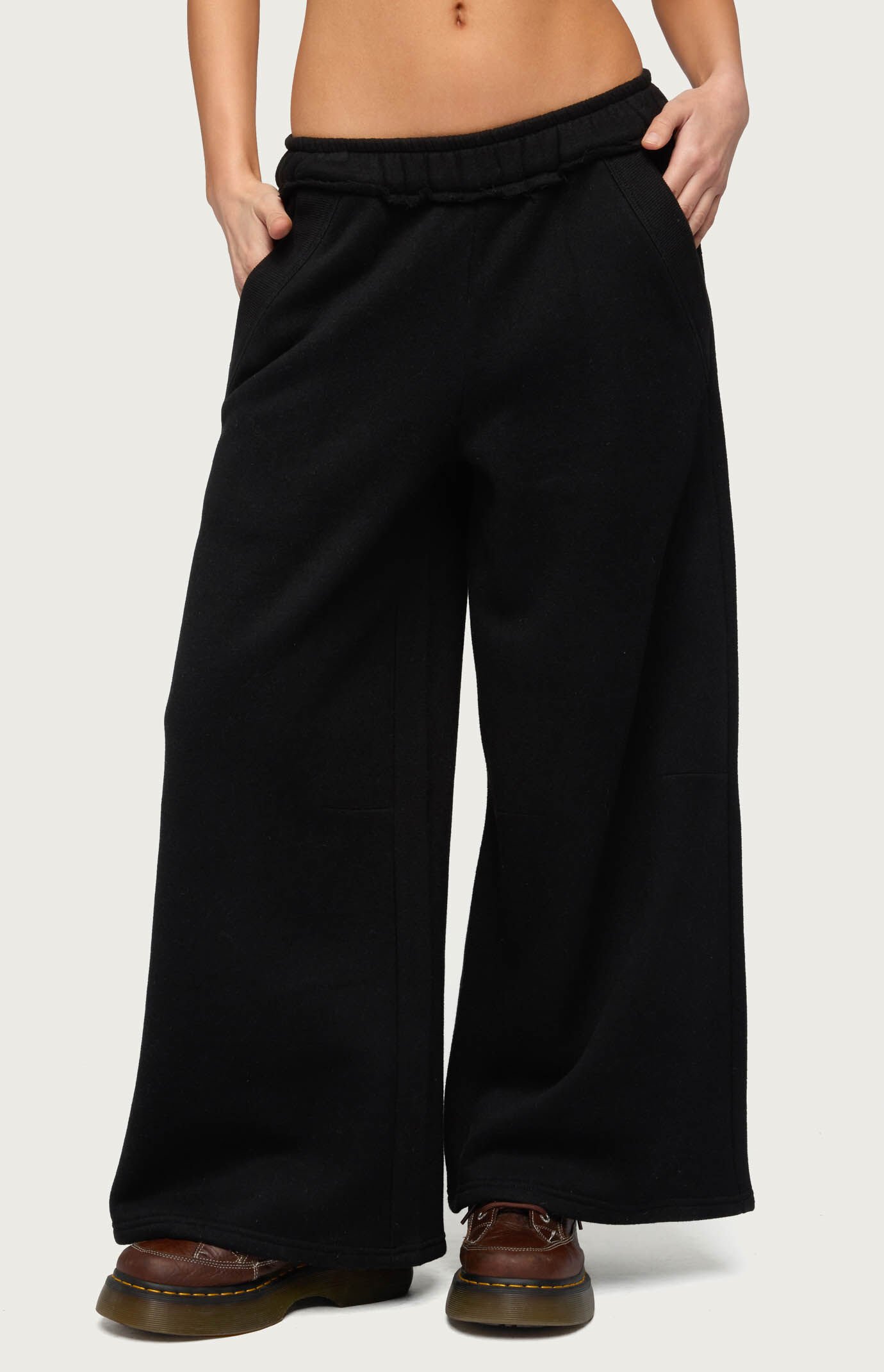 Edikted Petite Kori Oversized Sweatpants