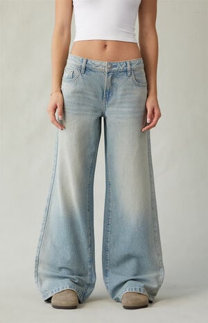 Casey Low Rise Baggy Jeans Ripped Light Blue image number 2