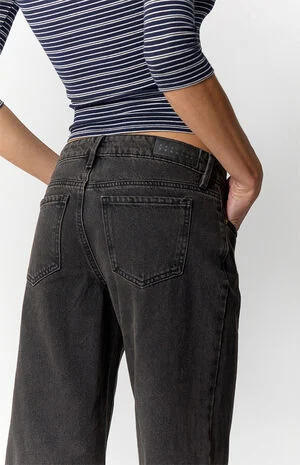 Zoe Low Rise Girlfriend Jeans Black image number 5