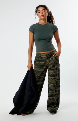 Pansy T-Shirt image number 4