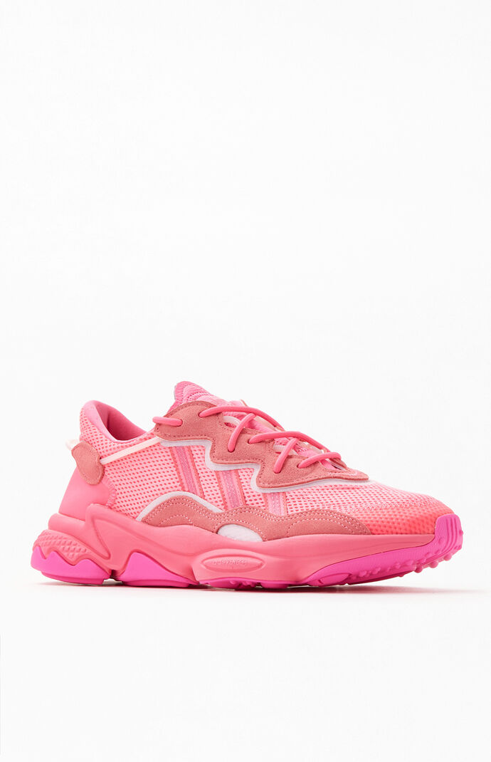 Ozweego adidas pink top
