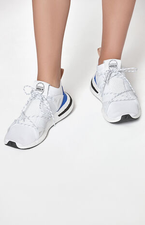 excitación aficionado Impuro adidas Women's White Arkyn Sneakers | PacSun
