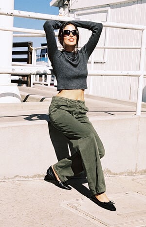 Gray Mock Neck Long Sleeve Top image number 4