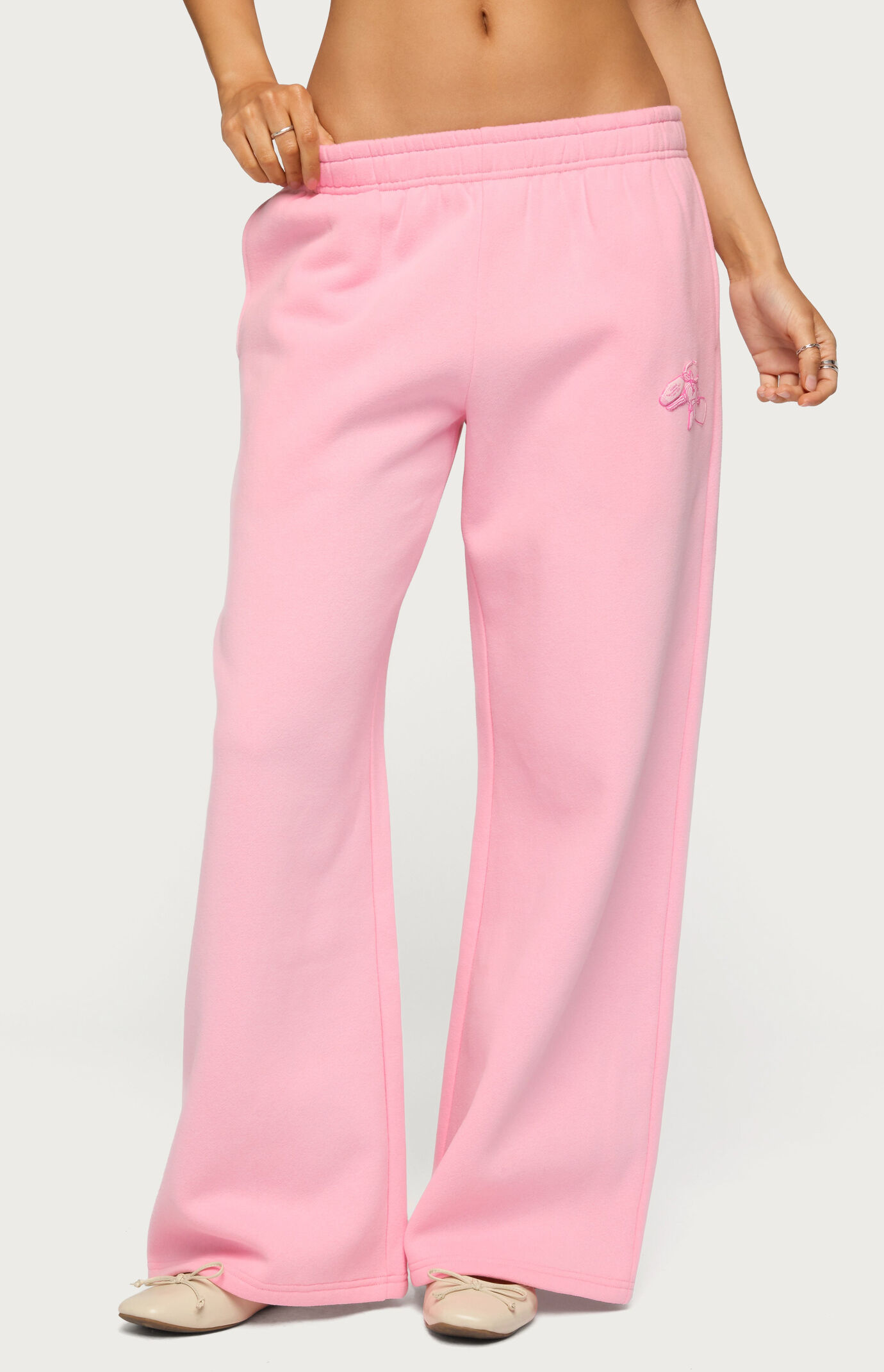 Edikted Keychain Cutie Straight Leg Sweatpants