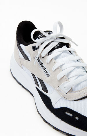 Black & White Classic Leather 2400 Shoes image number 6