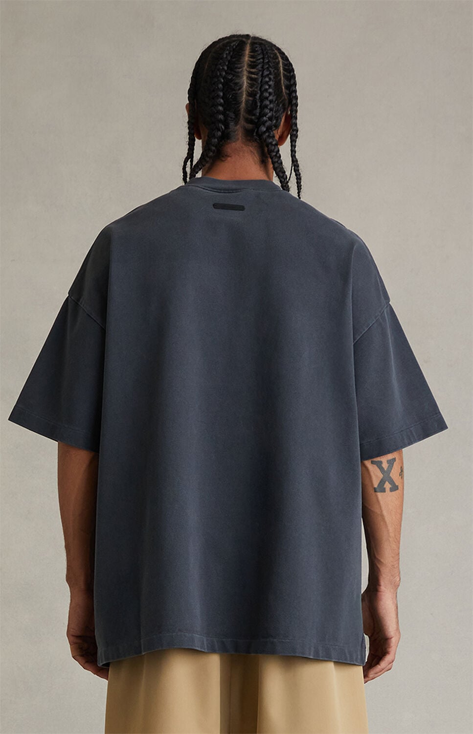 Fear of God ESSENTIALS Faded Iron Grey Training ’90s Short Sleeve T-Shirt thumbnail 4