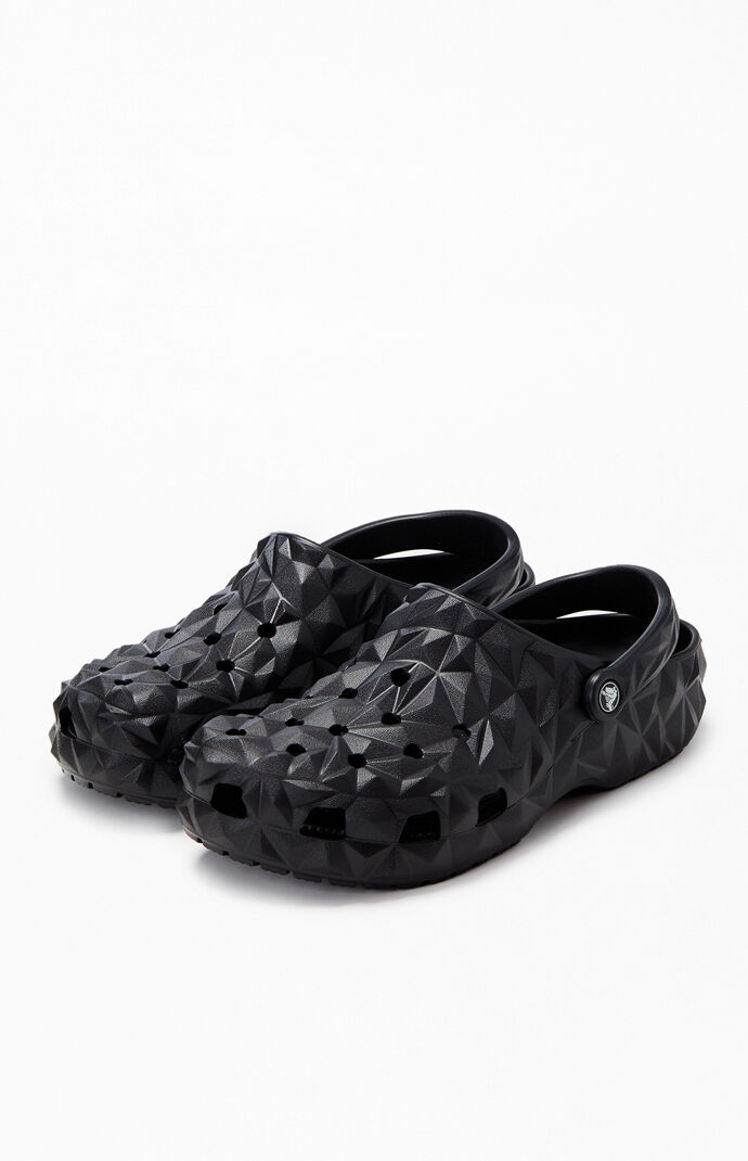 国内配送 CROCS CLASSIC GEOMETRIC CLOG BLACK Crocs Classic Geometric Clog - Black | Journeys