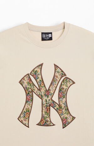 NY Yankees Embroidered Floral T-Shirt image number 2