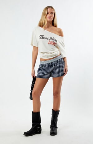 Brooklyn 1980 Off-The-Shoulder T-Shirt image number 4