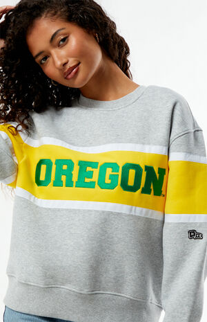 Oregon Ducks Classic Crew Neck Sweatshirt image number 2