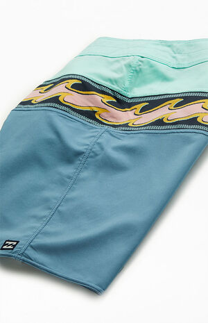 Eco Momentum Pro Performance 19" Boardshorts image number 4