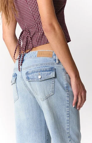 Zoe Low Rise Girlfriend Jeans Button Pocket Light Blue image number 5