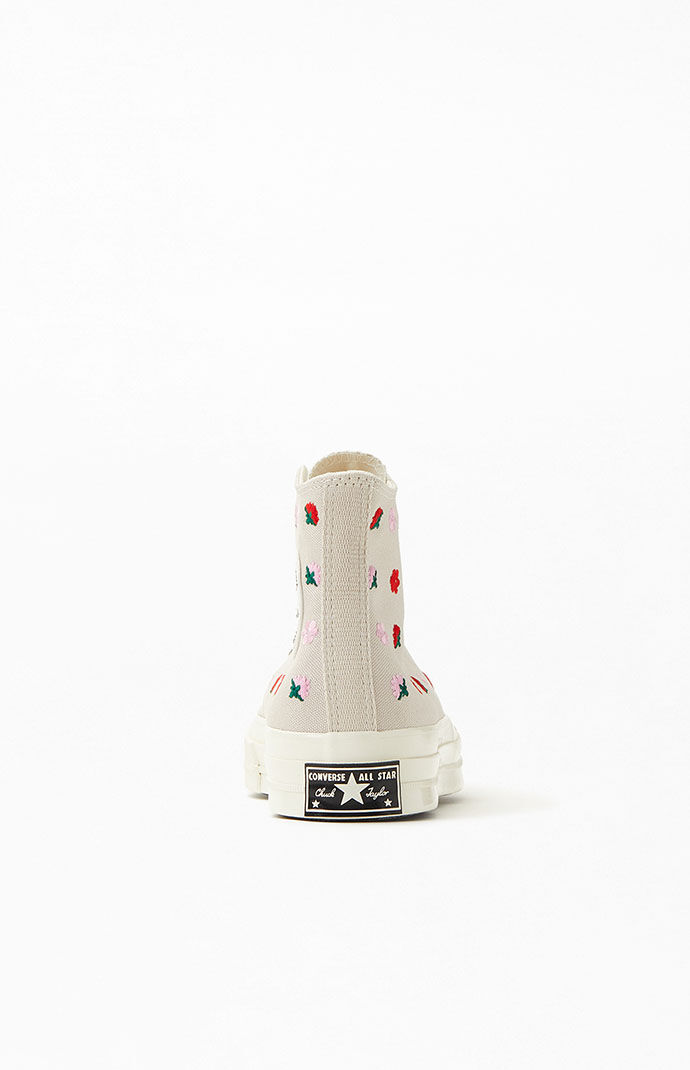 花鳥41 Chuck 70 Embroidered Daisies Unisex High Top Shoe. Converse.com