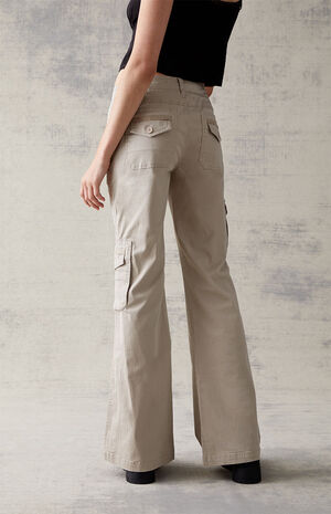 Low Rise Cargo Pants image number 4
