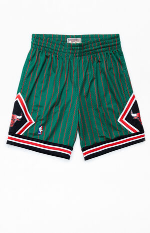 Mitchell & Ness NBA Big Face 2.0 Chicago Bulls Shorts Mens Shorts (White)