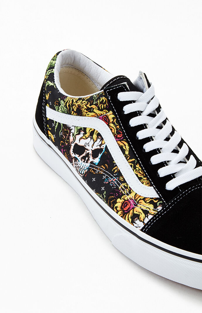 vans slip on beauty skull