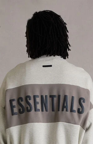 Vanilla Paneled Cropped Relaxed Sweatshirt image number 4
