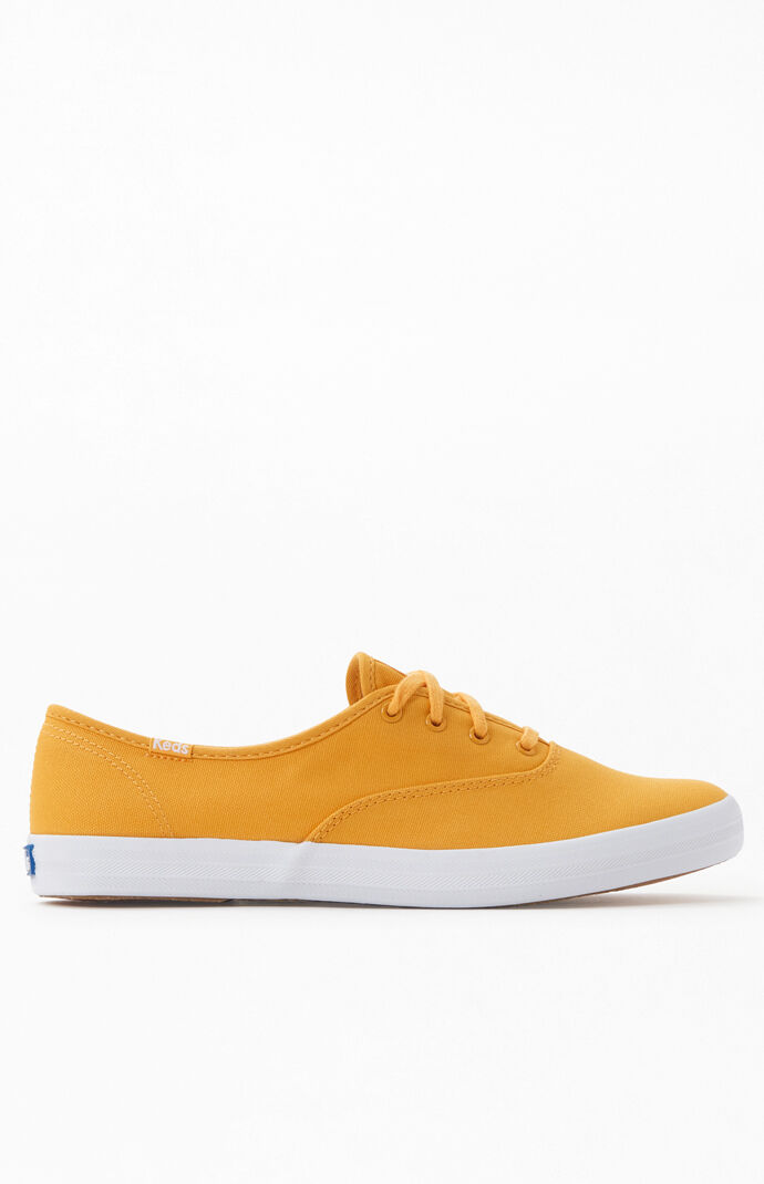 Mustard top yellow keds