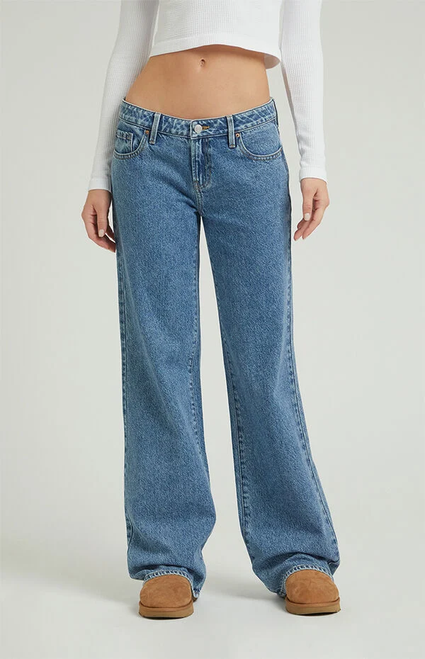 Zoe Low Rise Girlfriend Jeans Medium Wash