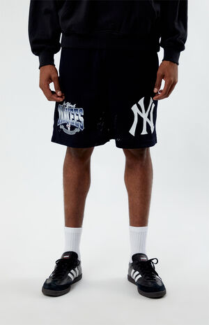 NY Yankees Summer Classics Shorts image number 2