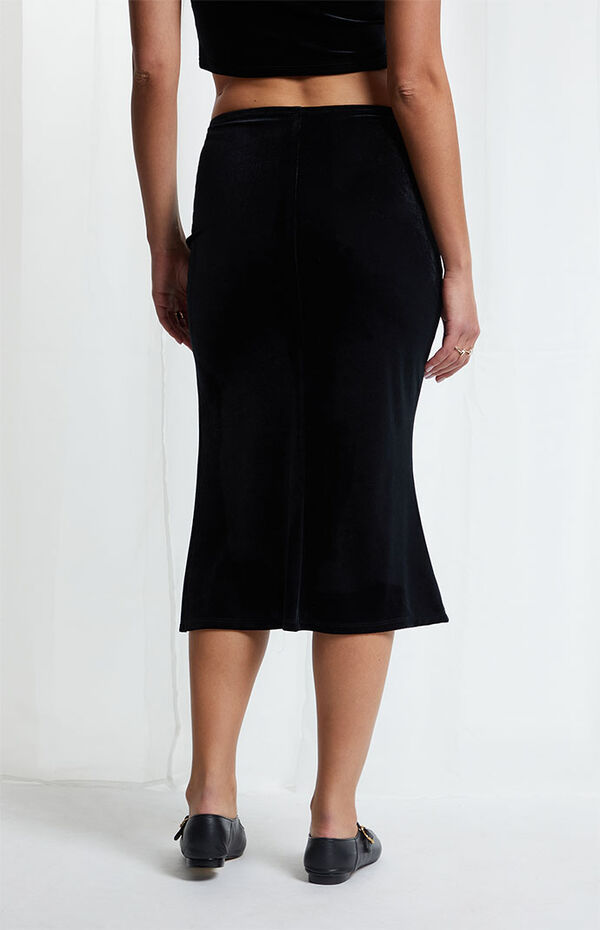 Beverly and Beck Black Vienna Velvet Midi Skirt | PacSun