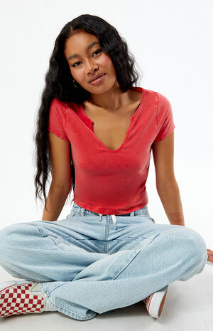 Sculpting Notched T-Shirt image number 1