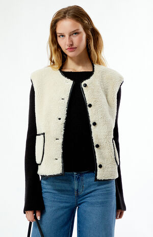 Sherpa Reversible Vest image number 1