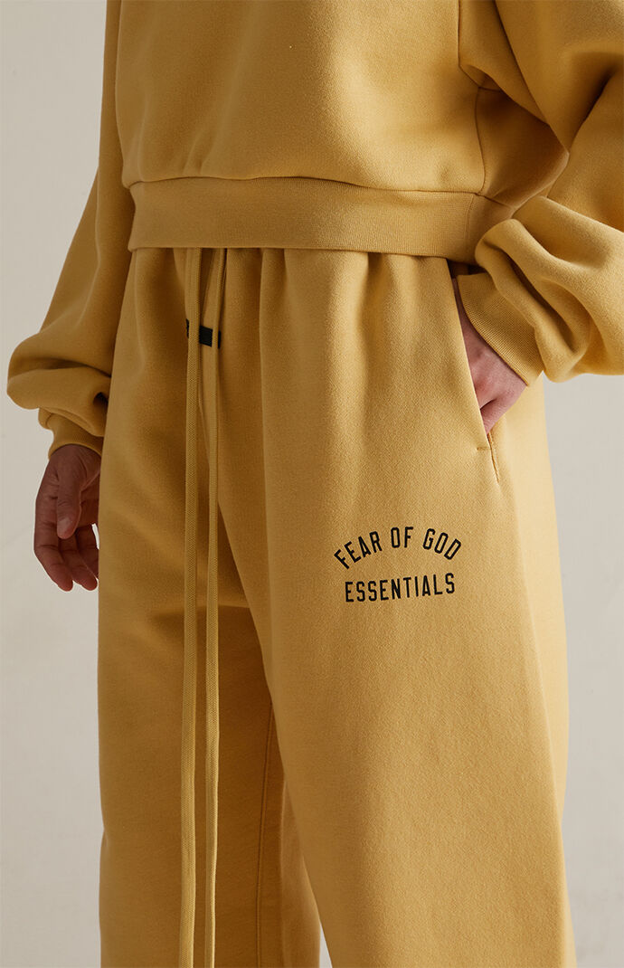 【FOG Essentials】Women's Amber Fleece Sweatpants Fear of God Essentials Women's Amber Fleece Sweatpants | PacSun