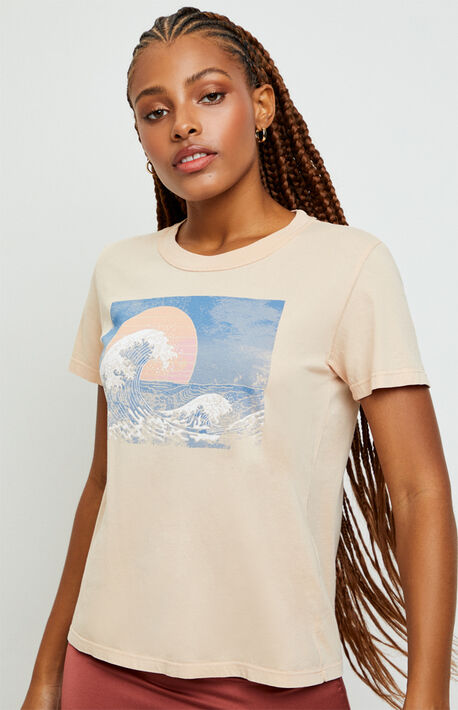Pretty Wave T-Shirt