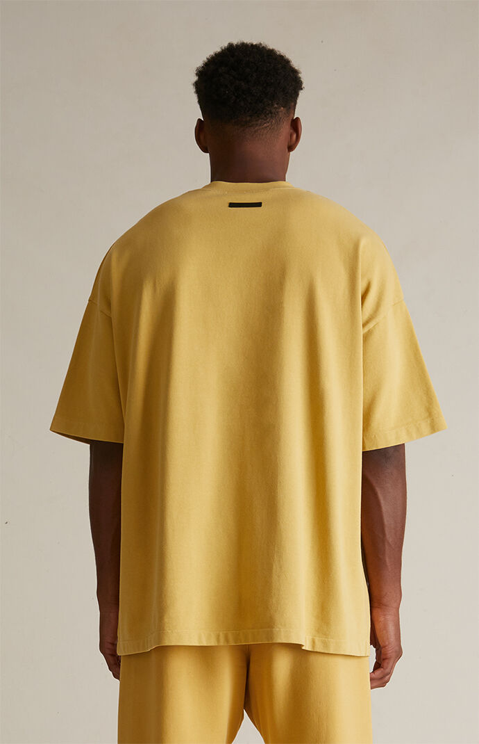 【FOG Essentials】Amber Heavy T-Shirt Fear of God Essentials Amber Heavy T-Shirt | PacSun