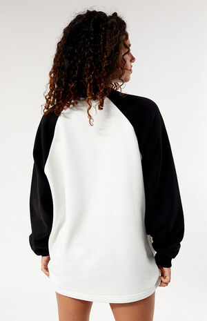 Manhattan New York Oversized Crew Neck Sweatshirt image number 3