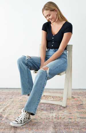 Dakota Button T-Shirt image number 4