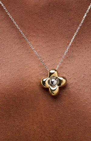 Liora Pendant Flower Necklace image number 4