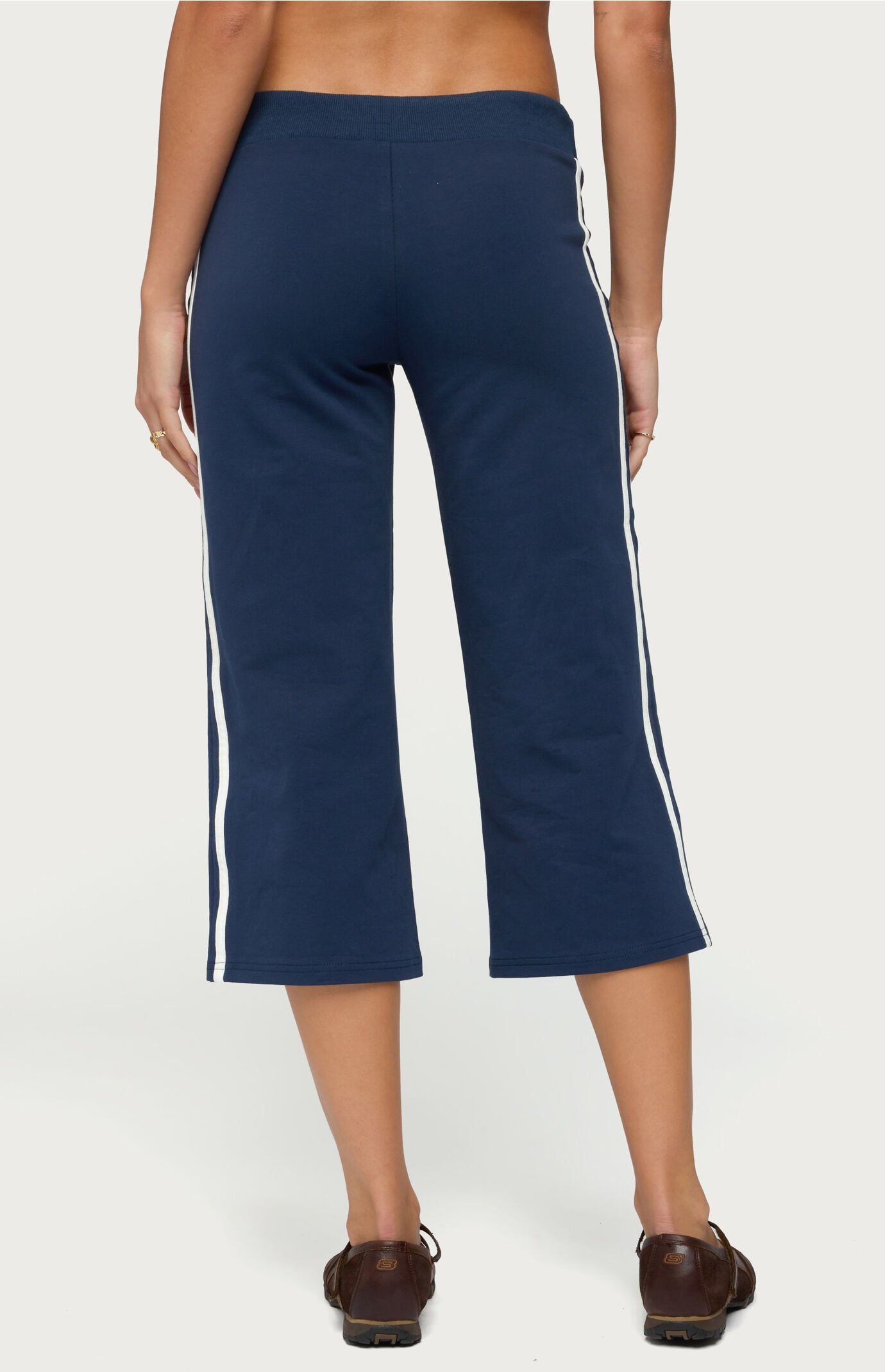 Edikted Zanele Side Stripe Capri Sweatpants